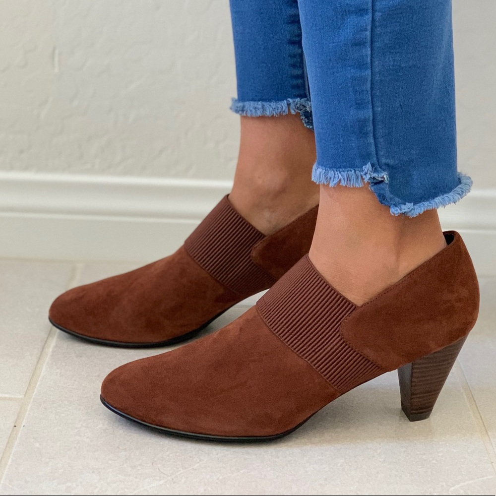 NIB Rust Cognac Leather Cuban Heel Ankle Booties - Picture 4 of 8